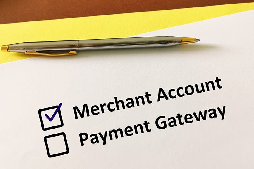 Merchant Account vs Payment Gateway: What’s the Difference image