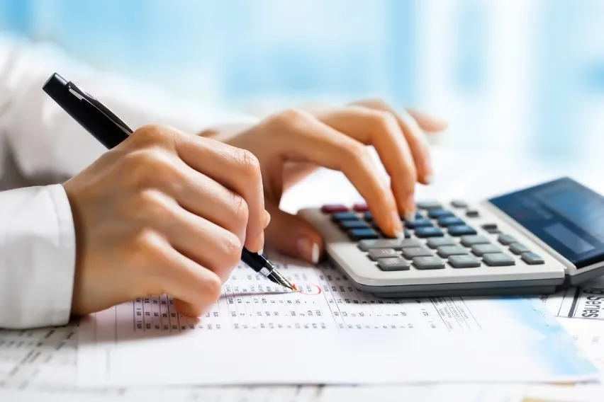 Debits and Credits Cheat Sheet: A Handy Beginner's Guide